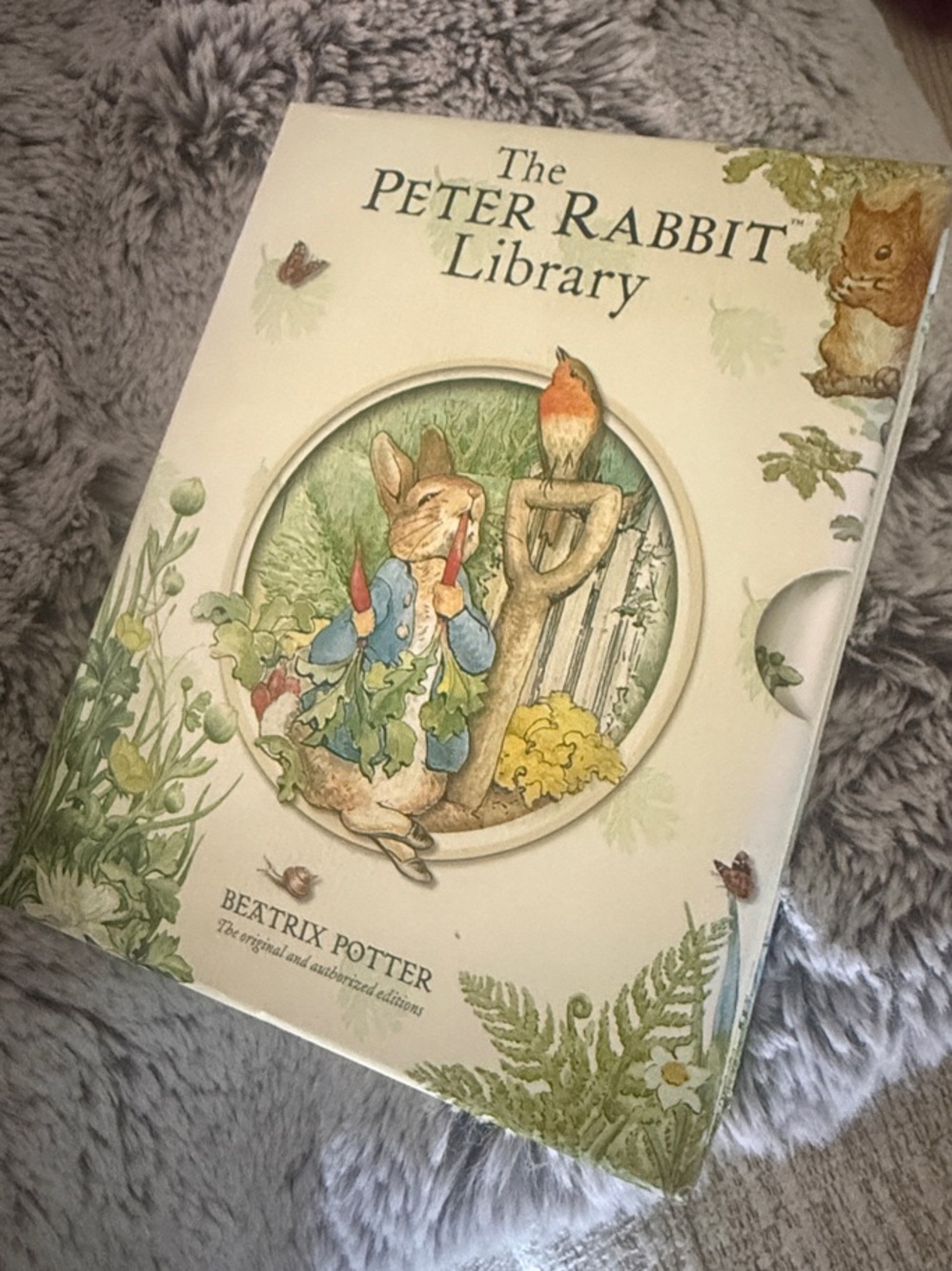 The Peter Rabbit Library 10-Book Boxed Set - Beatrix Potter (Cream) - Picture 3 of 4